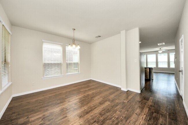 Photo - 1437 Northwood Springs Dr