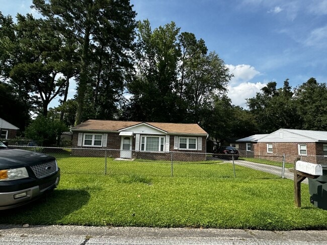 Building Photo - House for Rent