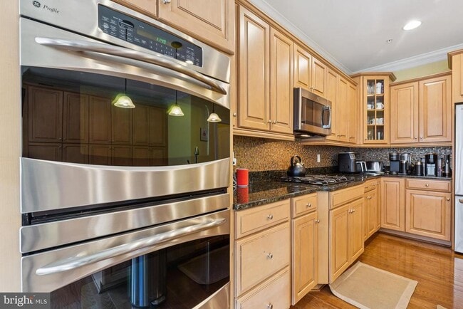 Photo - 724 Sentry Square