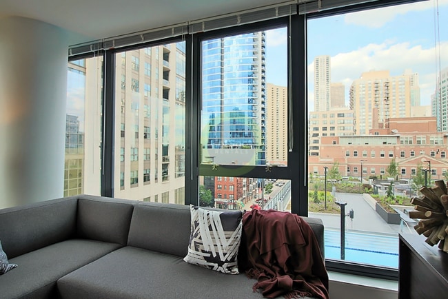 Photo - 135 W Superior St Unit 1008