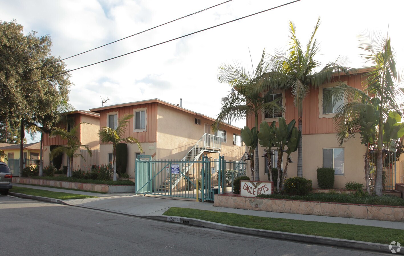 Photo - Eagle Apartments