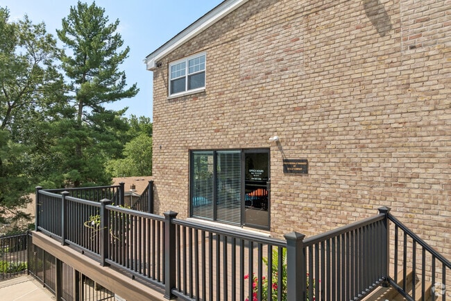 Leasing Office