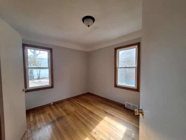 Photo - Cozy Bungalow