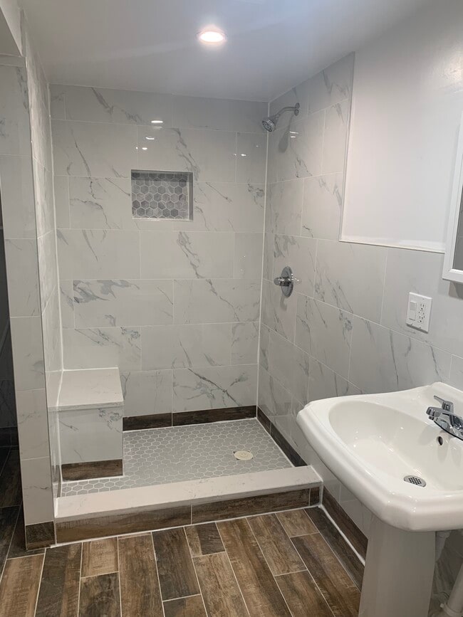 Photo - 417 42nd St Unit G