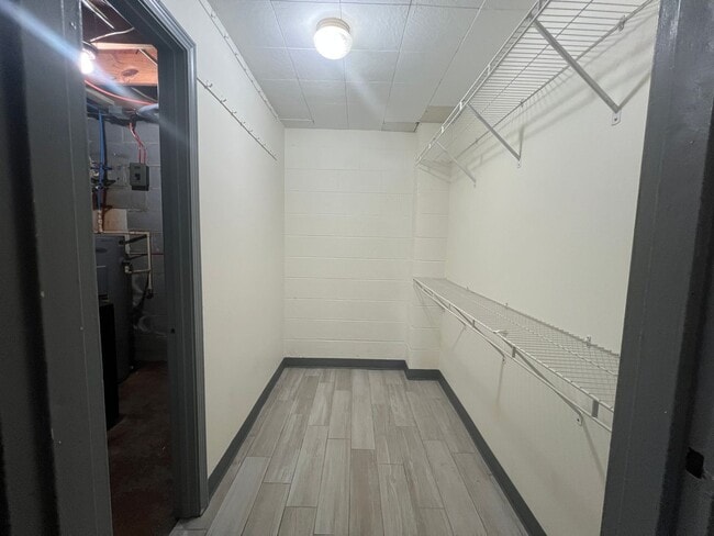 Photo - 2 bed 1 bath BASEMENT LEVEL home!