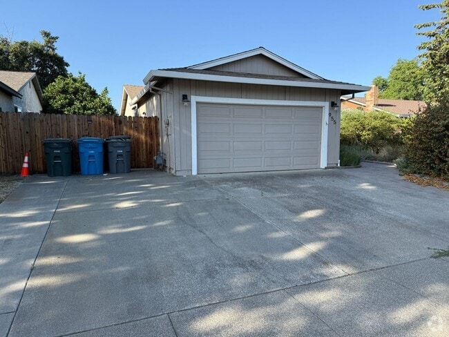 Building Photo - Updated Home in Dixon