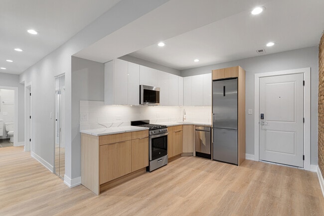 Photo - 1556 W Juneway Terrace Unit 1P