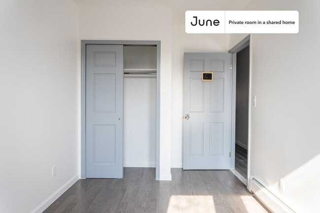 Room in Shared 4 bed/2 bath home in Astoria