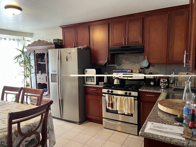 37059 Walnut St Unit Walnut Triplex Unit B