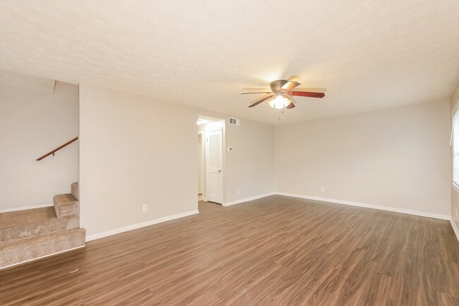 Photo - 417 Northdale Ct