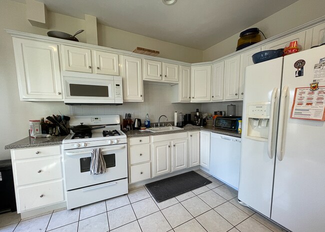 Photo - 56 Hobson St Apartments Unit 3