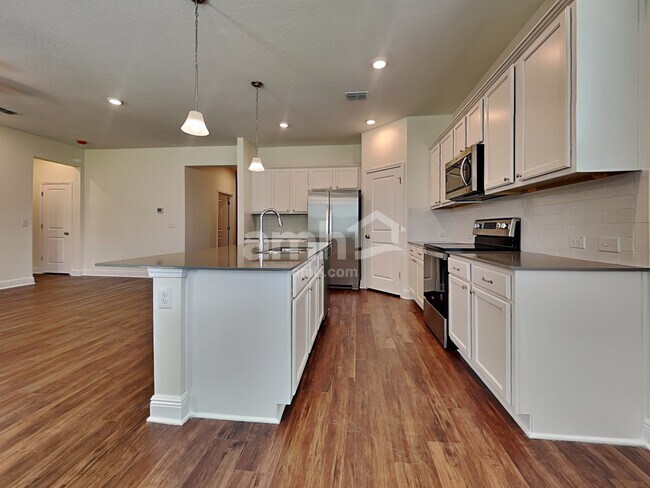 Photo - 27709 St Andrews Ave