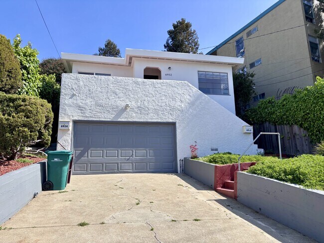 Photo - 6934 MacArthur Blvd Townhome