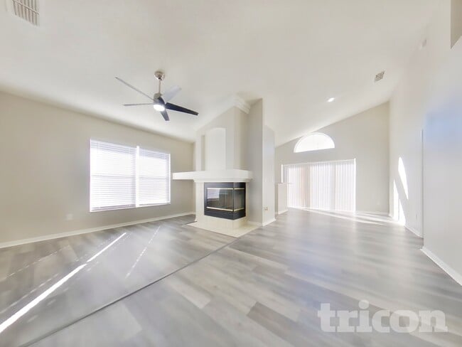 Photo - 1998 Grasmere Dr