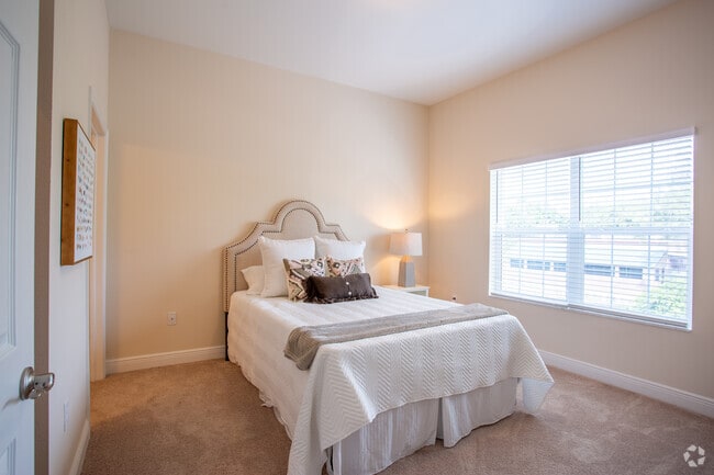 2BR, 2BA w/ Den - 1,470 SF Cotee - 2nd Bedroom