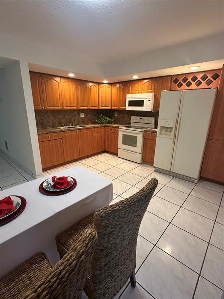 Building Photo - 8420 SW 133rd Avenue Rd Unit 106