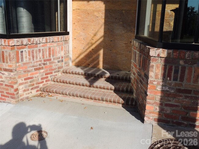 Photo - 122 W Court St