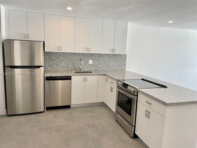 5711 NW 28th St Unit 5711