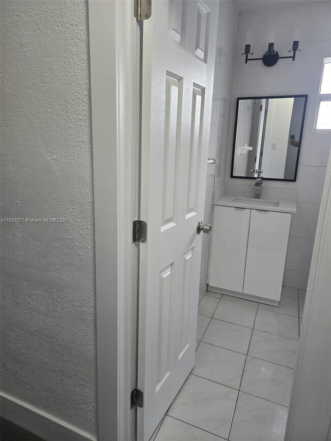 Photo - 2617 NW 23rd Ave Unit 2