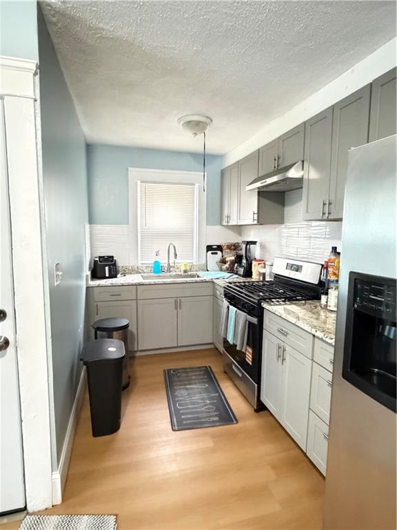 Photo - 694 Killingly St