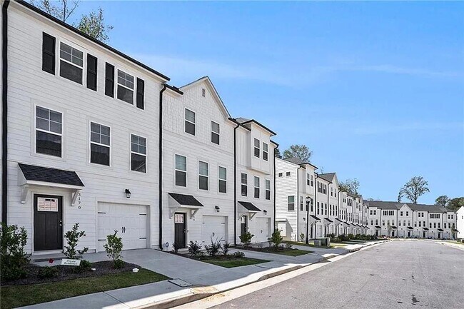 Photo - 3132 Washburn St SE