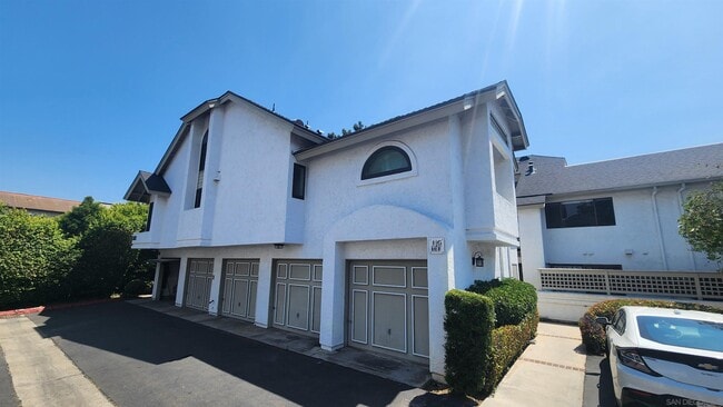 Building Photo - 532 1/2 Via De La Valle Unit G Rental