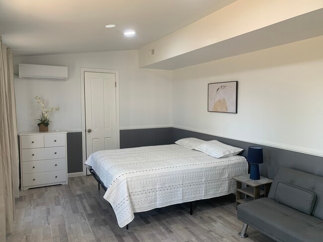 Photo - 644 Sandalwood Dr Unit Studio B