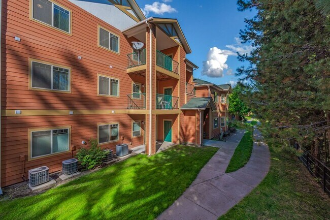 Photo - Pheasant Run Condo- 3rd floor NEW PAINT & ...