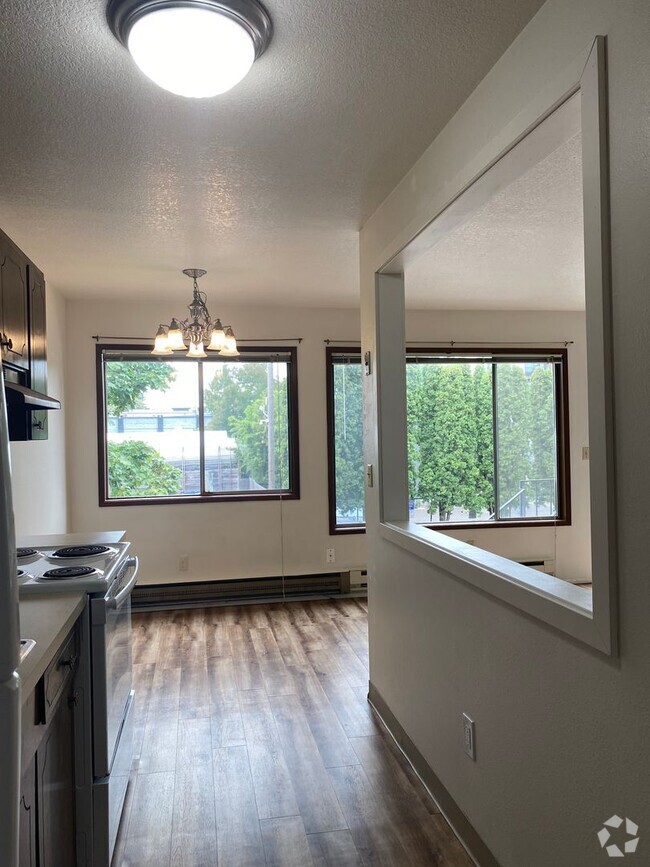 Building Photo - SE 49th and Hawthorne Blvd Unit 1527 Rental
