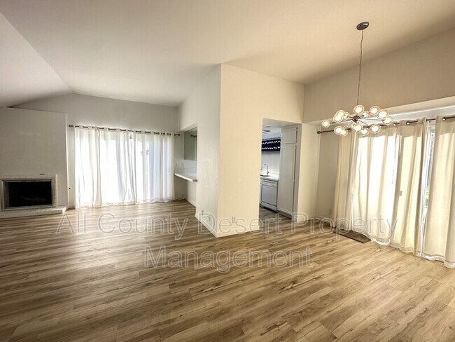 Photo - 1675 N Fairway Cir E