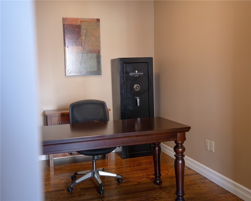 Photo - 90 E Market St