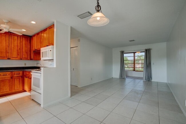 Photo - 2111 NE 1st Ct Unit 203