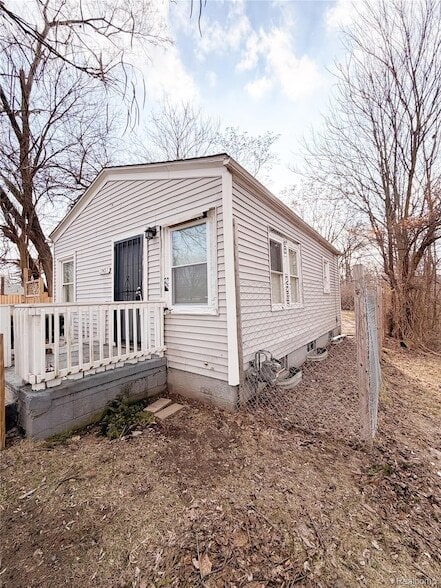 Photo - 19457 Evergreen Rd