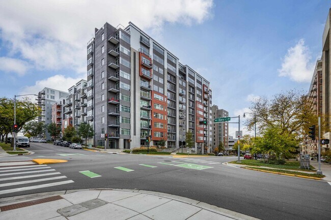 Photo - 309 W Washington Ave