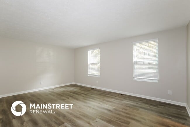 Photo - 694 Stoneside Dr