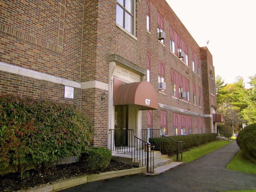 Trowbridge Court - Trowbridge Court Apartments