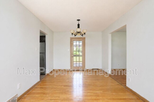 Photo - 4413 63rd St