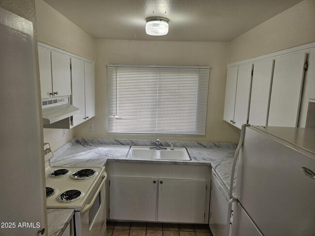 Photo - 1223 E Baker Dr