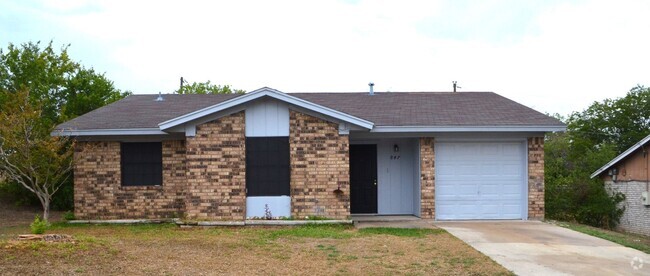 Building Photo - Refurbished Rental