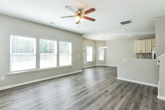 Photo - 105 Lakemont Dr