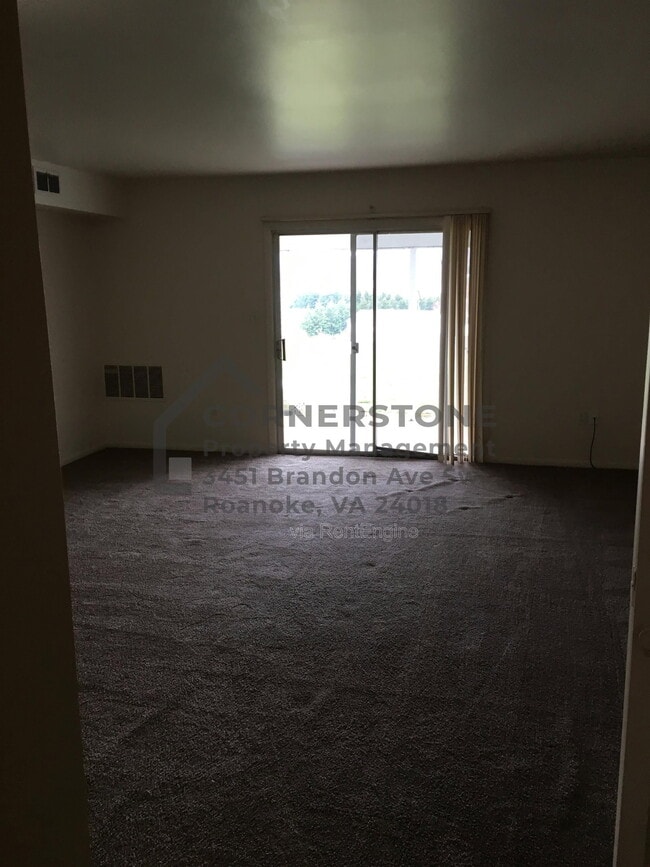 Photo - 6500 Carefree Ln Unit Apt 13
