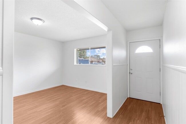 Photo - 2325 15th Ave N