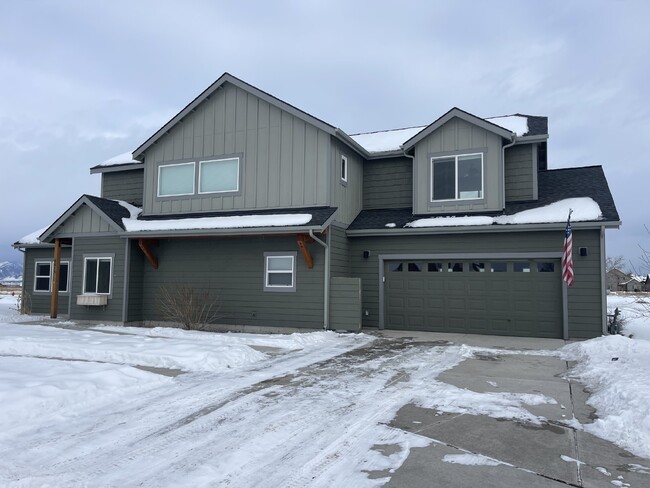 Photo - Practically New 3 Bedroom with Mountain Views!