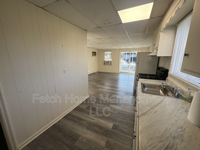 Photo - 636 Lincoln Hwy E