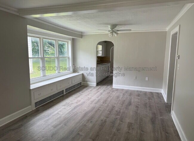 Photo - 2723 Lathrop Ave