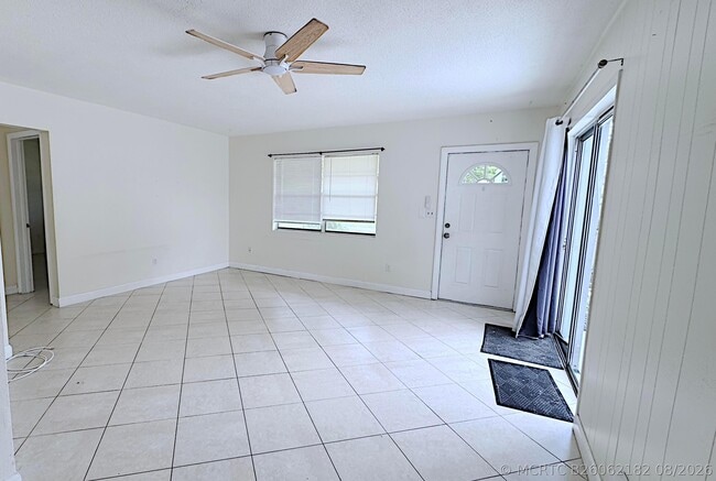 Photo - 509 SE 2nd Ave