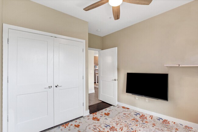 145 Riverhaven Dr