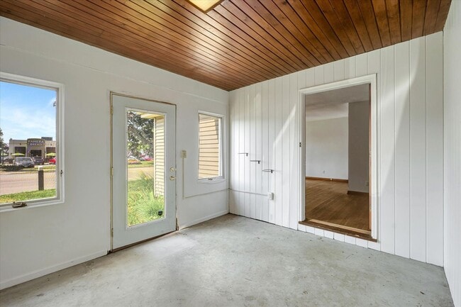 Photo - 2 BED / 1 BATH HOUSE IN CENTRAL CHAMPAIGN ...