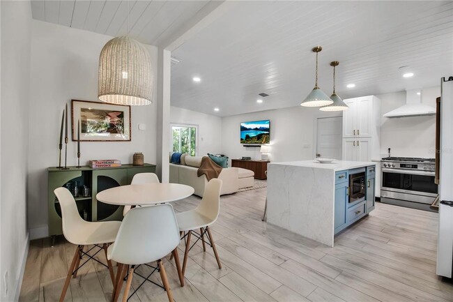 Photo - 6979 Longboat Dr S