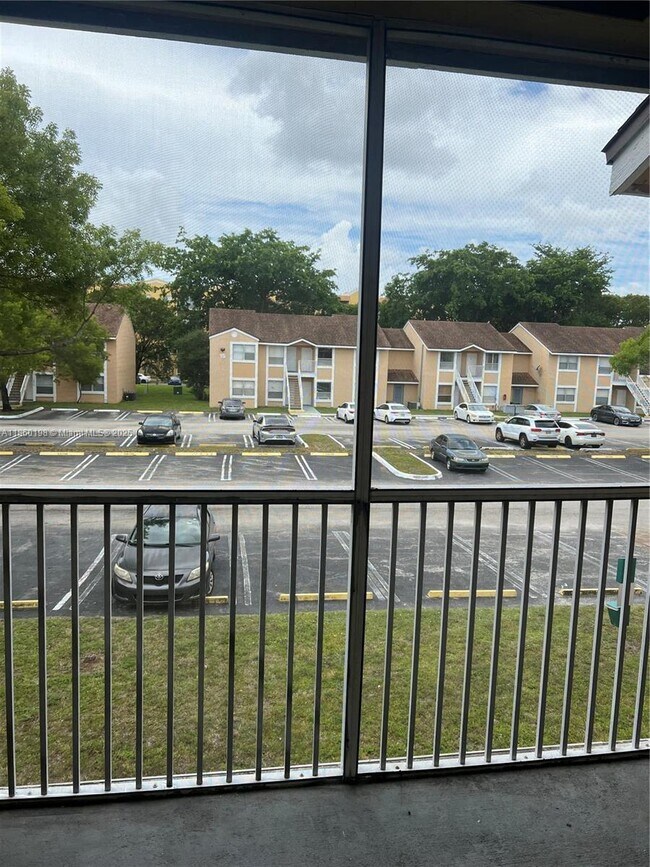 Photo - 2228 SW 80th Terrace Unidad 2228